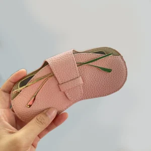 Etui à lunettes rose ouvert