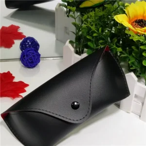 Etui à lunettes noir style cuir lisse