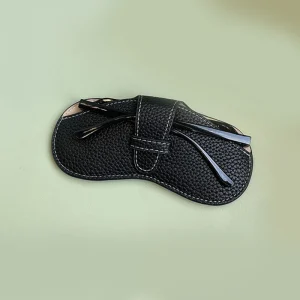 Etui à lunettes noir ouvert